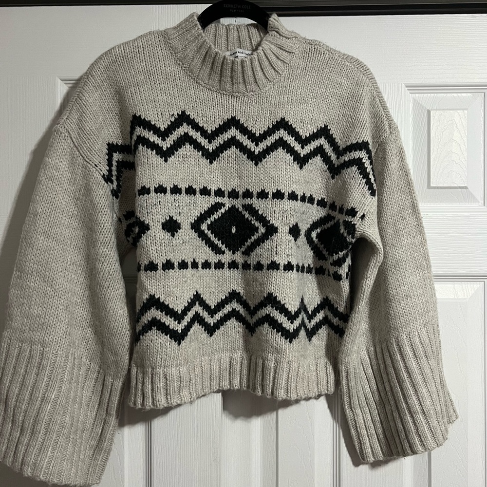 Anthropologie Cupcakes and Cashmere Sweater Size Small